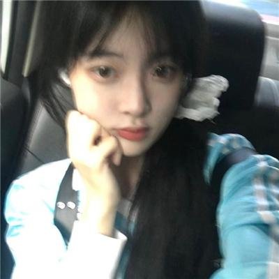 独自在夜晚的海边